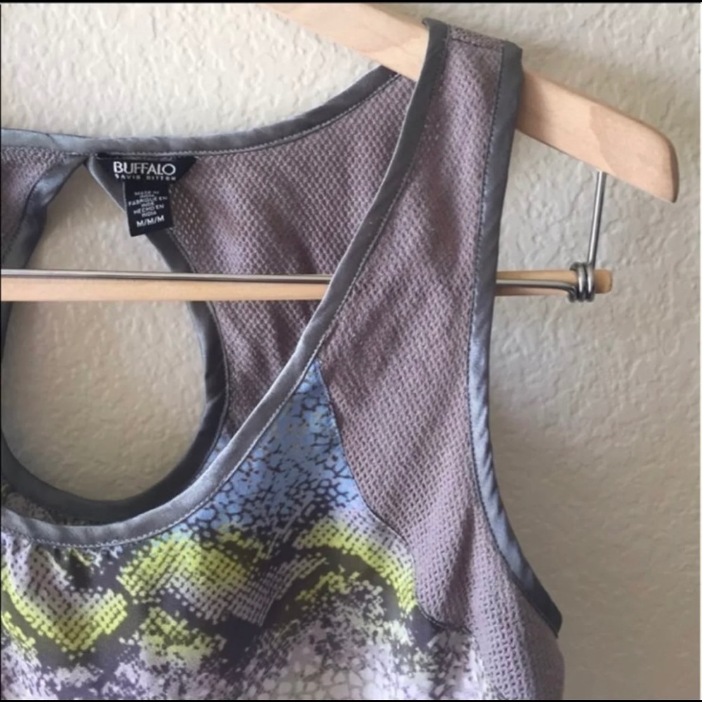 Beautiful Top! - Picture 3 of 3